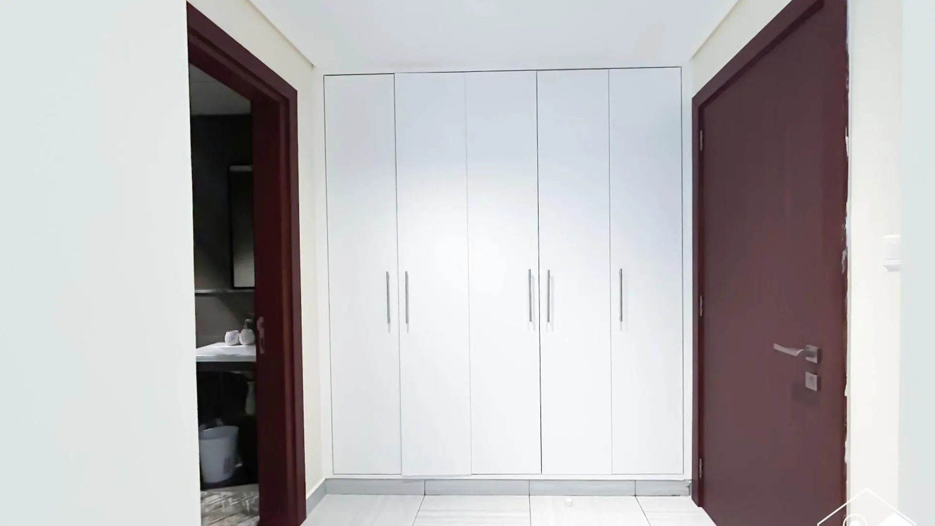 Cozy One-Bedroom In O2 Tower, Jvc Dubai Apartment