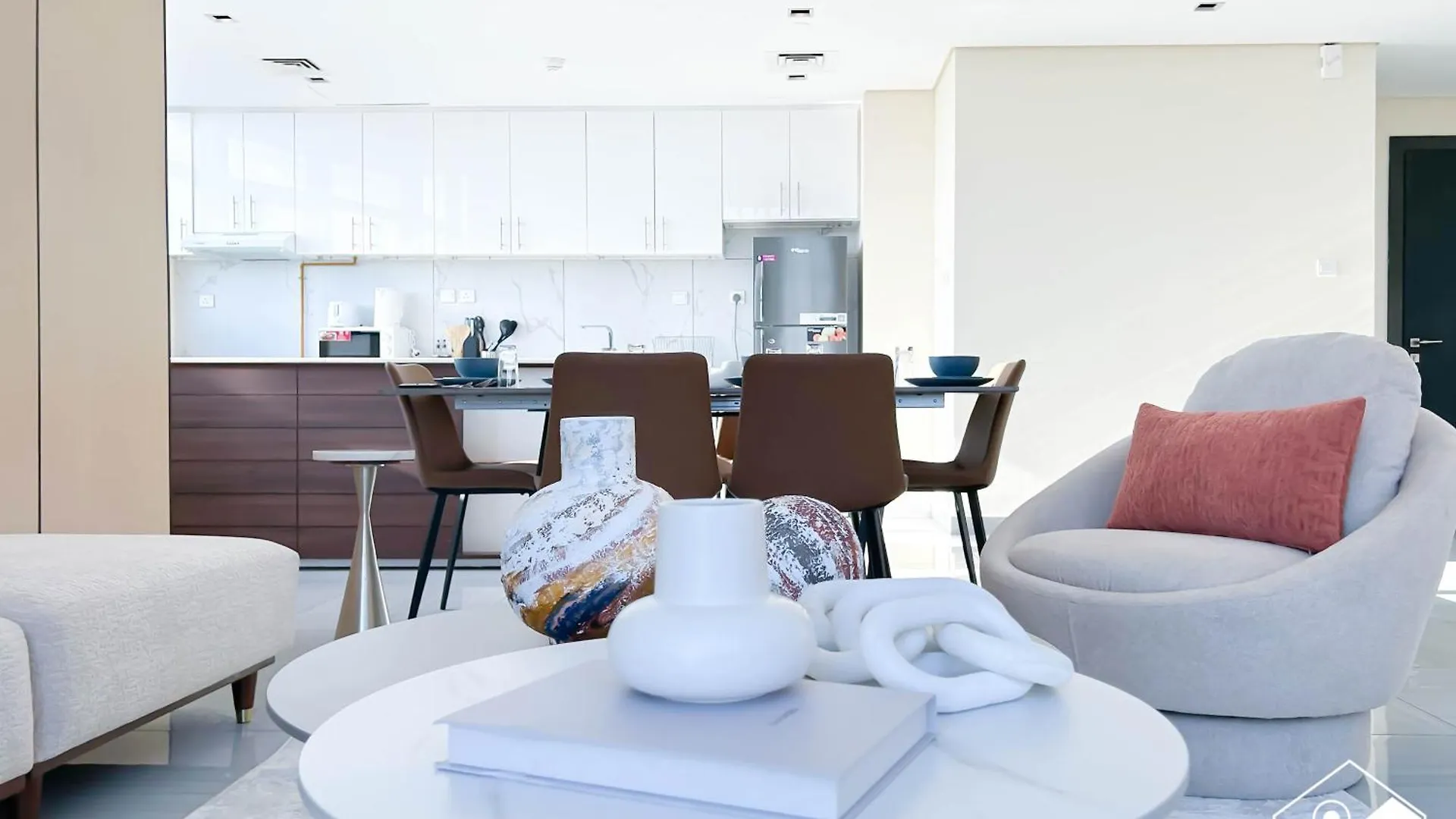 Apartment Cozy One-Bedroom In O2 Tower, Jvc Dubai