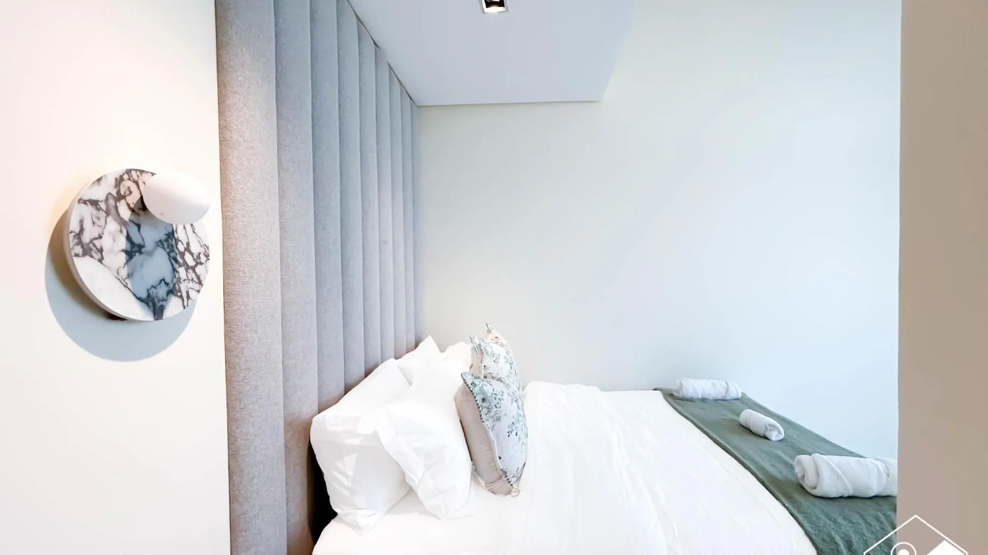 Cozy One-Bedroom In O2 Tower, Jvc Dubai 0*,