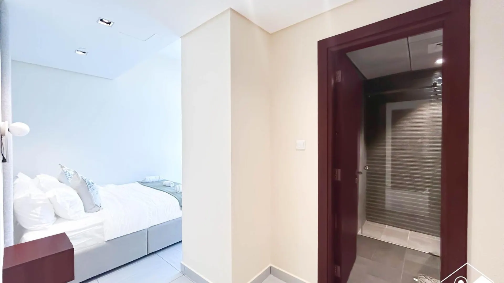 Cozy One-Bedroom In O2 Tower, Jvc Dubai 0*,