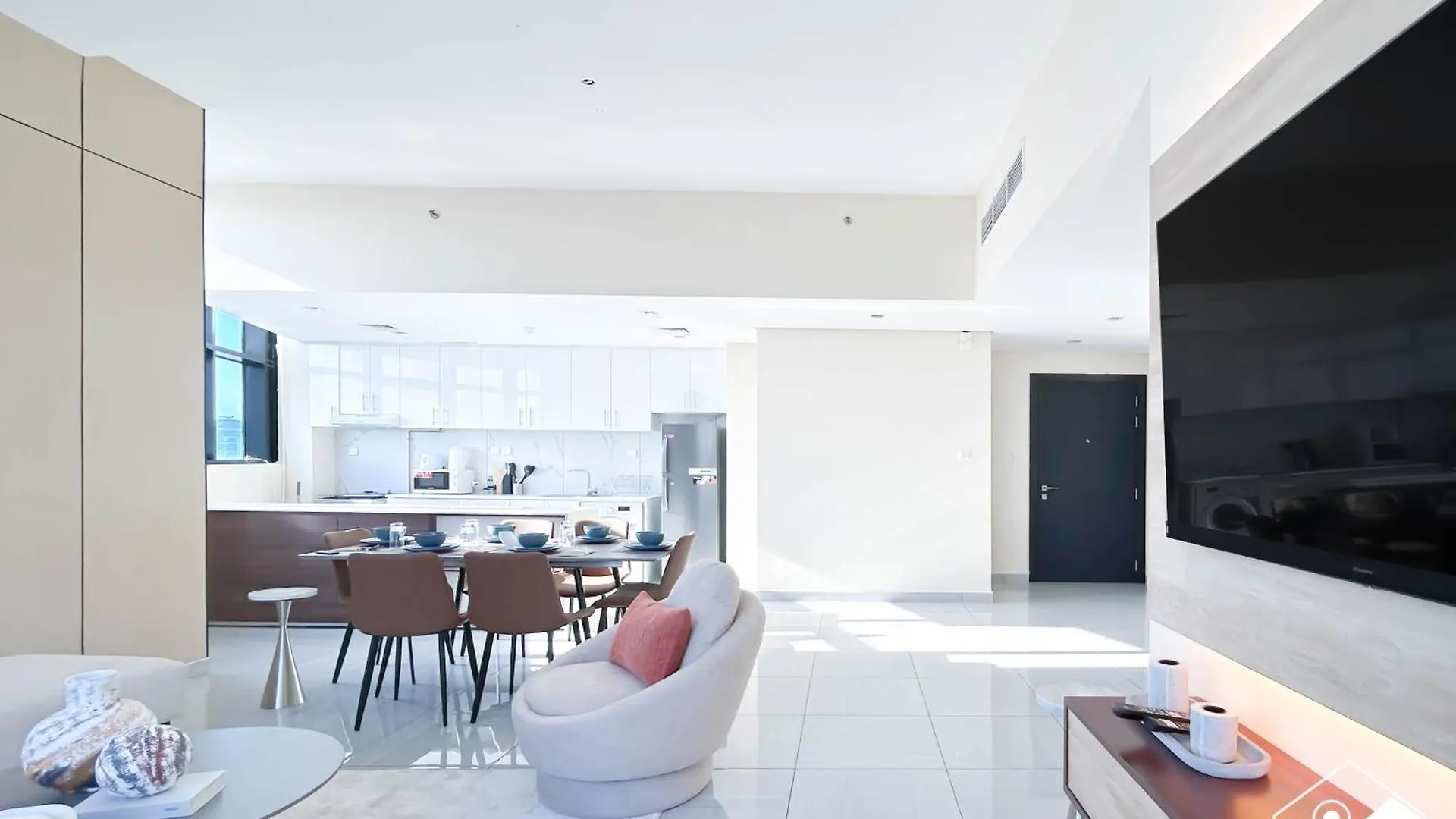 Appartamento Cozy One-Bedroom In O2 Tower, Jvc Dubai